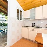 Apartamento & Jokovic-comfort With Terrace And Partial Sea View Soba 1 Mlini