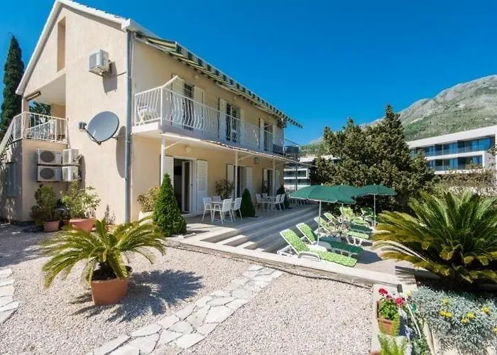 Apartment & Jokovic-comfort With Terrace And Partial Sea View Soba 1 *